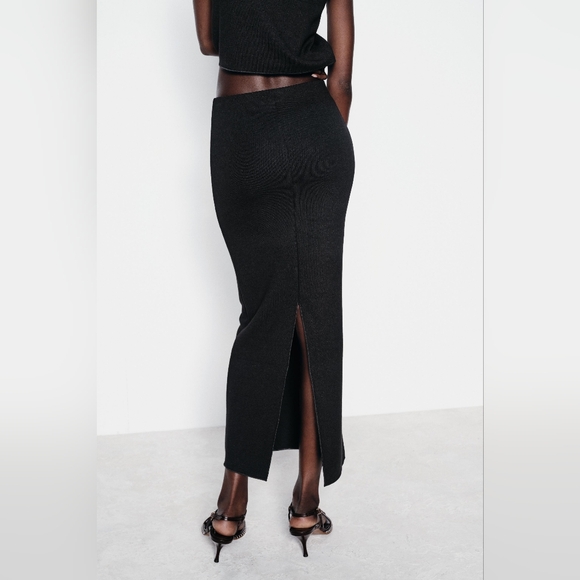 🥀 Zara Stretch•knit Skirt - Picture 4 of 4